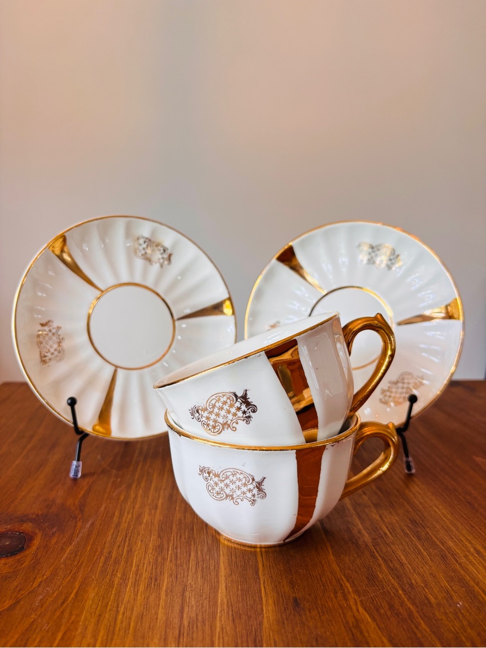 Vintage Porcelain Teacups/Saucers